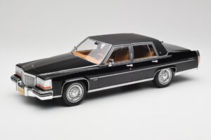 Cadillac Fleetwood Brougham Musta MCG 1:18 MCG18250 Metalli