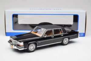 Cadillac Fleetwood Brougham Musta MCG 1:18 MCG18250 Metalli — kuva 6 / 6