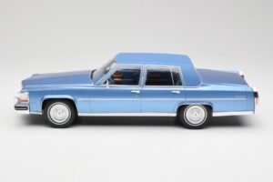 Cadillac Fleetwood Brougham Sininen Metallic MCG 1:18 MCG18252 Metalli — kuva 3 / 6