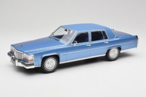 Cadillac Fleetwood Brougham Sininen Metallic MCG 1:18 MCG18252 Metalli