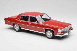 Cadillac Fleetwood Brougham Tummanpunainen Metallic MCG 1:18 MCG18251 Metalli — kuva 3 / 6