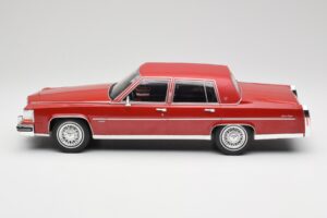Cadillac Fleetwood Brougham Tummanpunainen Metallic MCG 1:18 MCG18251 Metalli — kuva 5 / 6