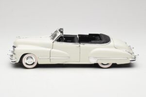 Cadillac Series 62 Avoauto Valkoinen Anson 1:18 30335 Metalli — kuva 4 / 8