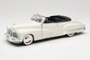 Cadillac Series 62 Avoauto Valkoinen Anson 1:18 30335 Metalli
