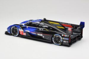 Cadillac V-Series.R LMDh #2 E. Bamber / A. Lynn / R. Westbrook Chip Ganassi Racing 24 Hours of Le Mans 2023 TopSpeed 1:18 TS0 — kuva 4 / 5