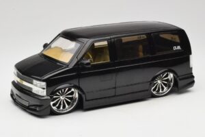 Chevrolet Astro Van Tuned Musta Jada 1:18 63122 Metalli