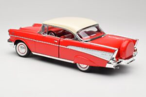 Chevrolet Bel Air Matador Punainen & India Norsunluu Road Legends 1:18 92109 Metalli — kuva 7 / 8