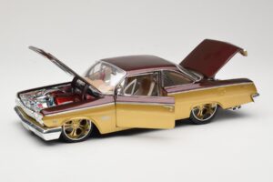 Chevrolet Bel Air Kulta & Ruskea Maisto 1:18 31064 Metalli — kuva 2 / 8