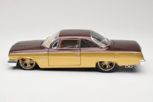 Chevrolet Bel Air Kulta & Ruskea Maisto 1:18 31064 Metalli — kuva 4 / 8