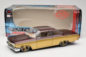 Chevrolet Bel Air Kulta & Ruskea Maisto 1:18 31064 Metalli — kuva 8 / 8