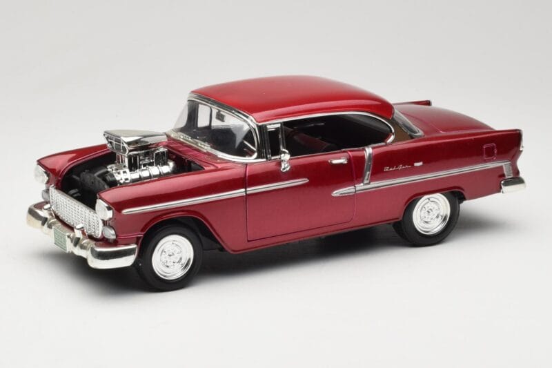 Chevrolet Bel Air Punainen Motormax 1:18 73100TC-M1 Metalli