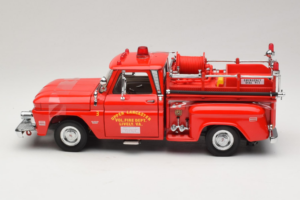 Chevrolet C-20 Fire Truck Sun Star 1:18 1383 Metalli — kuva 3 / 6