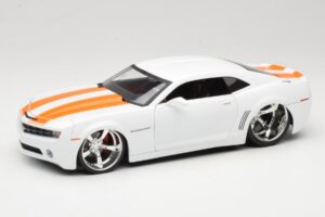 Chevrolet Camaro Concept Tuned Valkoinen Jada 1:18 63014 Metalli