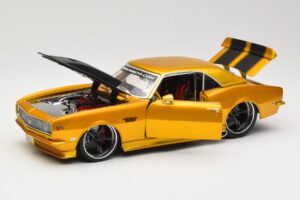 Chevrolet Camaro Z/28 Kulta Maisto 1:18 31066 Metalli — kuva 2 / 8