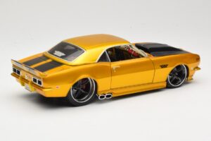 Chevrolet Camaro Z/28 Kulta Maisto 1:18 31066 Metalli — kuva 3 / 8