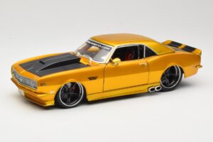 Chevrolet Camaro Z/28 Kulta Maisto 1:18 31066 Metalli