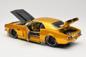 Chevrolet Camaro Z/28 Kulta Maisto 1:18 31066 Metalli — kuva 5 / 8