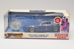 Chevrolet Camaro Z28 Stranger Things With Collectible Coin Metals Diecast 1:24 31110 Metalli