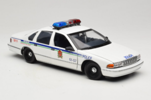 Chevrolet Caprice Kanada Poliisi UT Models 1:18 21023 Metalli — kuva 6 / 8