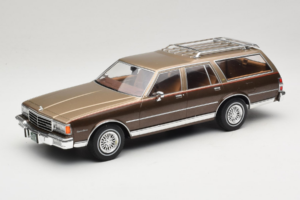 Chevrolet Caprice Estate Wagon Beige MCG 1:18 MCG18476 Metalli