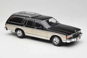 Chevrolet Caprice Estate Wagon Hopea & Harmaa MCG 1:18 MCG18478 Metalli — kuva 4 / 6