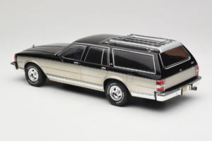 Chevrolet Caprice Estate Wagon Hopea & Harmaa MCG 1:18 MCG18478 Metalli — kuva 5 / 6