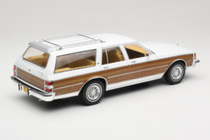 Chevrolet Caprice Estate Wagon Valkoinen MCG 1:18 MCG18475 Metalli — kuva 2 / 6