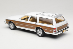 Chevrolet Caprice Estate Wagon Valkoinen MCG 1:18 MCG18475 Metalli — kuva 5 / 6