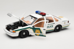 Chevrolet Caprice Metro Dade Poliisi UT Models 1:18 21024 Metalli — kuva 2 / 8
