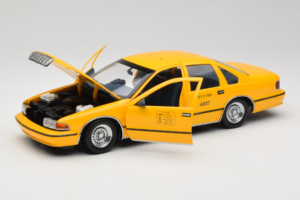 Chevrolet Caprice NYC Taksi UT Models 1:18 180142095-O1 Metalli — kuva 2 / 8