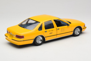 Chevrolet Caprice NYC Taksi UT Models 1:18 180142095-O1 Metalli — kuva 3 / 8