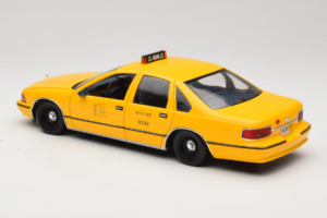 Chevrolet Caprice NYC Taksi UT Models 1:18 180142095 Metalli — kuva 7 / 8