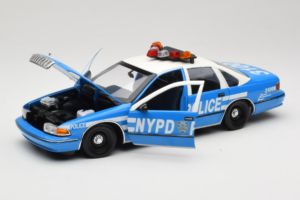 Chevrolet Caprice New York Poliisi UT Models 1:18 180142097 Metalli — kuva 2 / 8