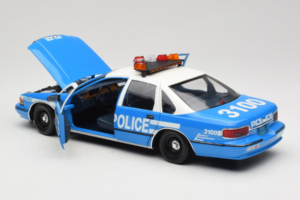 Chevrolet Caprice New York Poliisi UT Models 1:18 180142097 Metalli — kuva 7 / 8