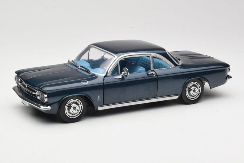 Chevrolet Corvair Tummansininen Sun Star 1:18 1482 Metalli