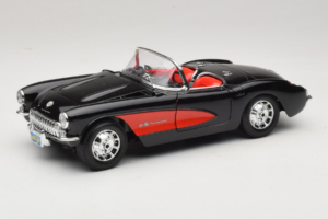 Chevrolet Corvette C1 Musta & Punainen Bburago 1:18 3034-M1 Metalli