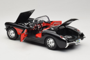 Chevrolet Corvette C1 Musta & Punainen Bburago 1:18 3034-M1 Metalli — kuva 5 / 8