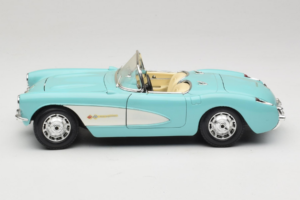 Chevrolet Corvette C1 Sininen & Valkoinen Bburago 1:18 3024-M2 Metalli — kuva 4 / 8