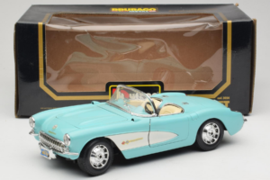 Chevrolet Corvette C1 Sininen & Valkoinen Bburago 1:18 3024-M2 Metalli — kuva 8 / 8