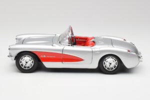 Chevrolet Corvette C1 Hopea & Punainen Bburago 1:18 3024-M1 Metalli — kuva 4 / 8