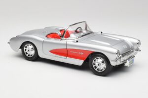 Chevrolet Corvette C1 Hopea & Punainen Bburago 1:18 3024-M1 Metalli — kuva 6 / 8