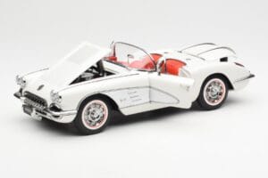 Chevrolet Corvette C1 Spider Hard Top Snowcrest Valkoinen AUTOart 1:18 71147 Metalli — kuva 2 / 8