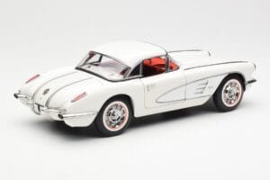 Chevrolet Corvette C1 Spider Hard Top Snowcrest Valkoinen AUTOart 1:18 71147 Metalli — kuva 3 / 8