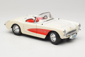 Chevrolet Corvette C1 Valkoinen & Punainen Bburago 1:18 3024-M3 Metalli — kuva 6 / 8