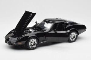 Chevrolet Corvette C3 Musta UT Models 1:18 21071 Metalli — kuva 2 / 8