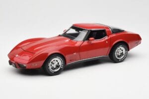 Chevrolet Corvette C3 Punainen UT Models 1:18 21073 Metalli