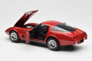 Chevrolet Corvette C3 Punainen UT Models 1:18 21073 Metalli — kuva 5 / 8