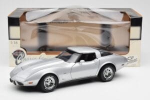 Chevrolet Corvette C3 Hopea UT Models 1:18 21072 Metalli — kuva 8 / 8