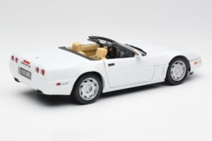 Chevrolet Corvette C4 Avoauto Valkoinen Maisto 1:18 32830 Metalli — kuva 3 / 8