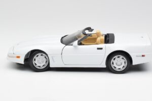 Chevrolet Corvette C4 Avoauto Valkoinen Maisto 1:18 32830 Metalli — kuva 4 / 8